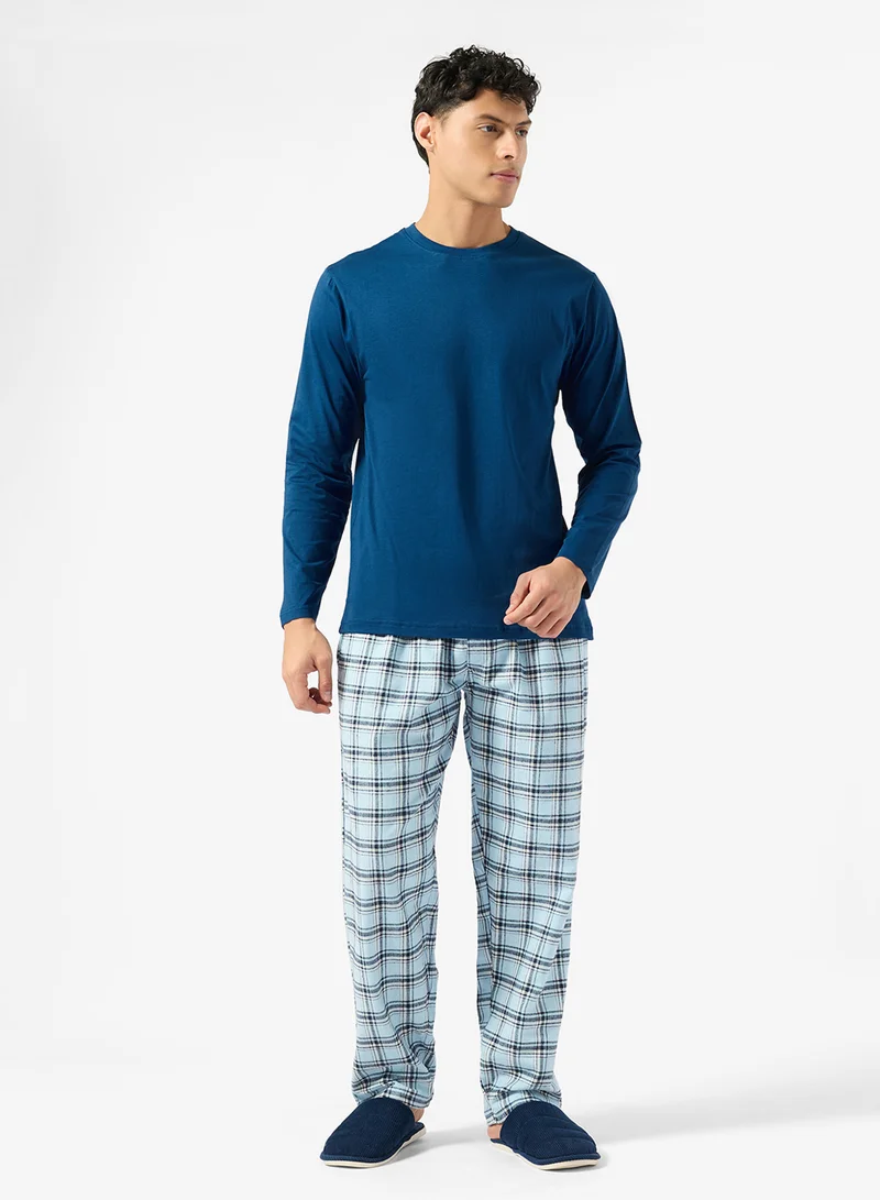 Robert Wood  Regular fit tee and Pant set for Men | Best Price UAE
